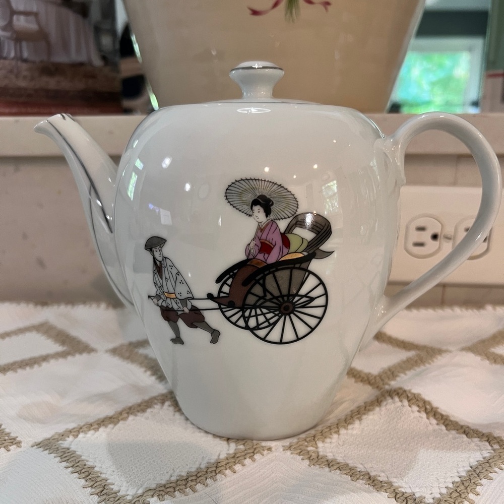 Arita Tea Pot Pattern name Rikisha Made in Japan Vintage